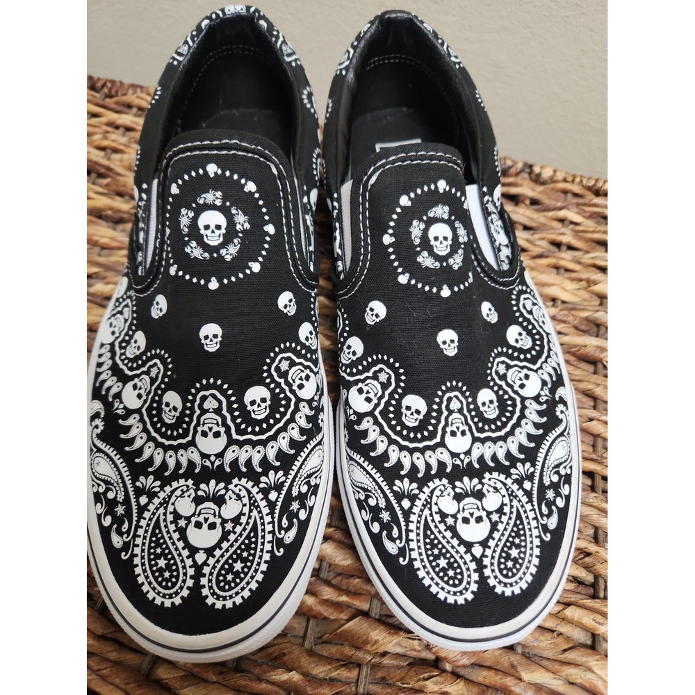 Rare Vans Classic Slip-On Skull Bandana Paisley Black White Mens 8 Womens 9.5